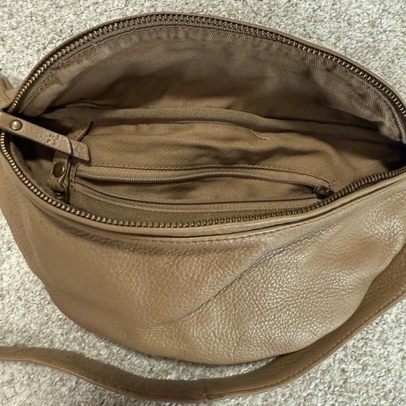 Mandrn Atlas Crossbody - Picture 6 of 8